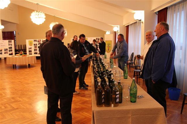 Održana 6. Izložba vina vinogradara i vinara „Škaf“ Križ 2017.