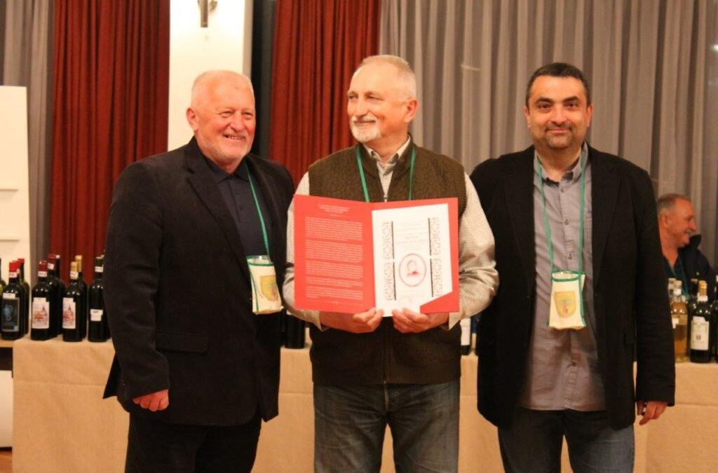 NAJBOLJA VINA 8. IZLOŽBE VINA VINOGRADARA I VINARA ŠKAF KRIŽ