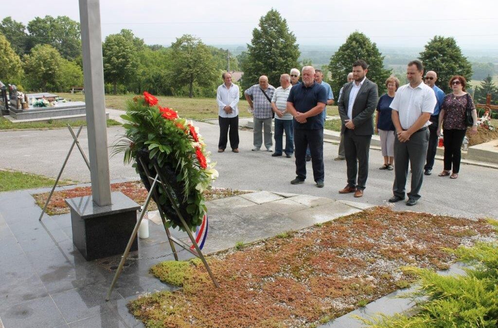 Položeni vijenci i zapaljeni lampaši u povodu Dana antifašističke borbe i Dana državnosti