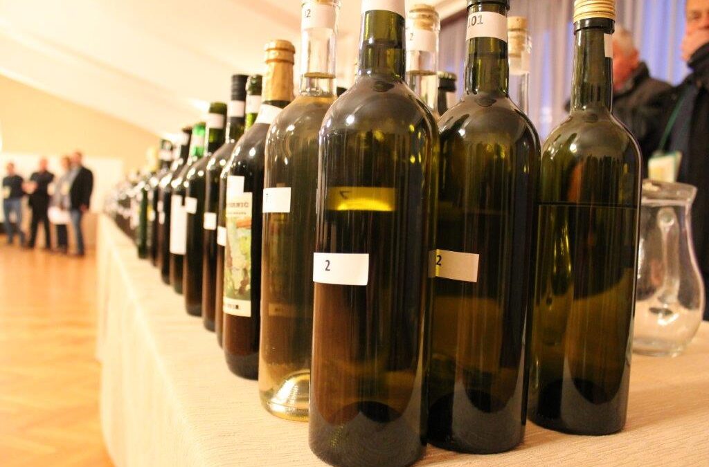 NAJBOLJA VINA 10. IZLOŽBE VINA VINOGRADARA I VINARA ŠKAF KRIŽ