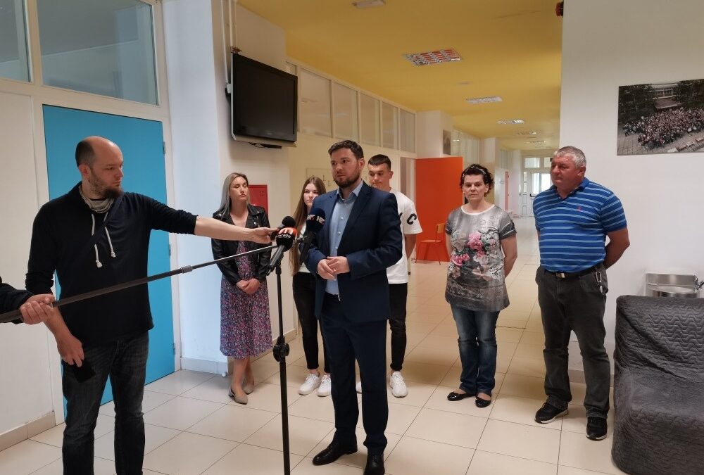 NASTAVLJAMO S PETICIJOM ZA OČUVANJE GIMNAZIJE!