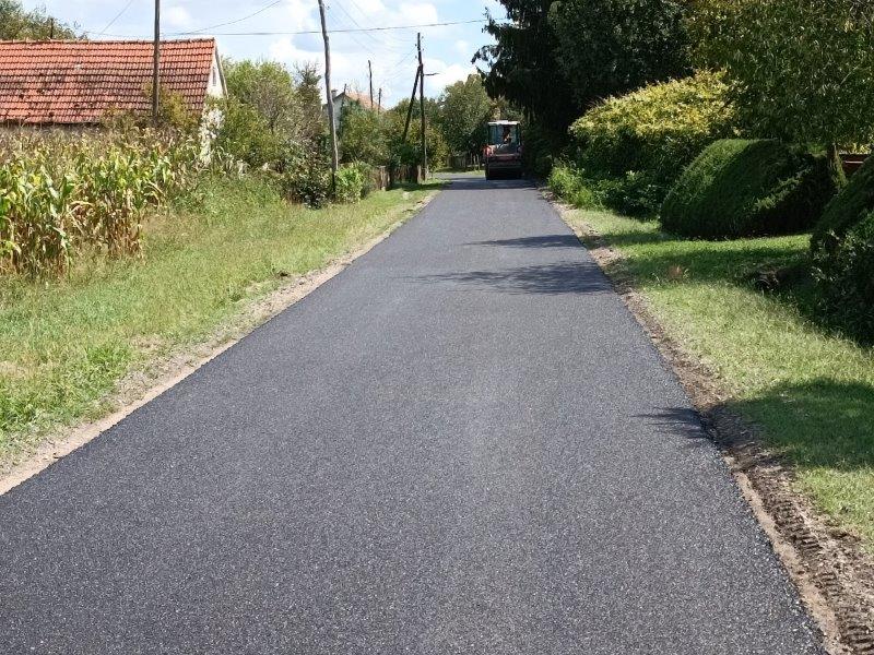 Započelo je asfaltiranje cesta u naselju Donji Prnjarovec