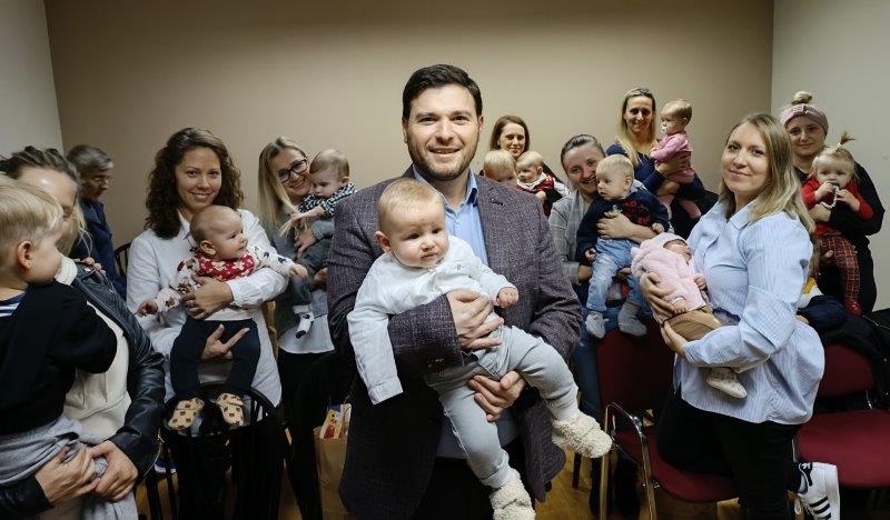 SVETI NIKOLA DARIVAO BEBE OPĆINE KRIŽ