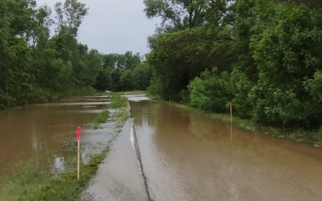 Obavijest o zatvaranju prometnice zbog prelijevanja vode