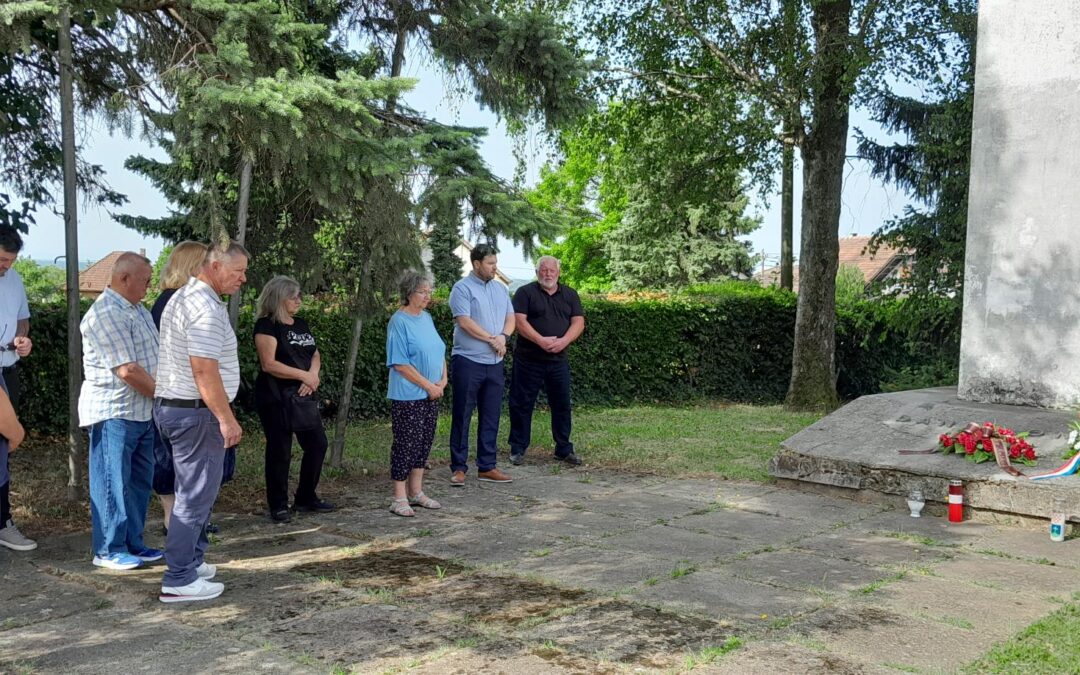 Položeno cvijeće i zapaljene svijeće povodom Dana antifašističke borbe