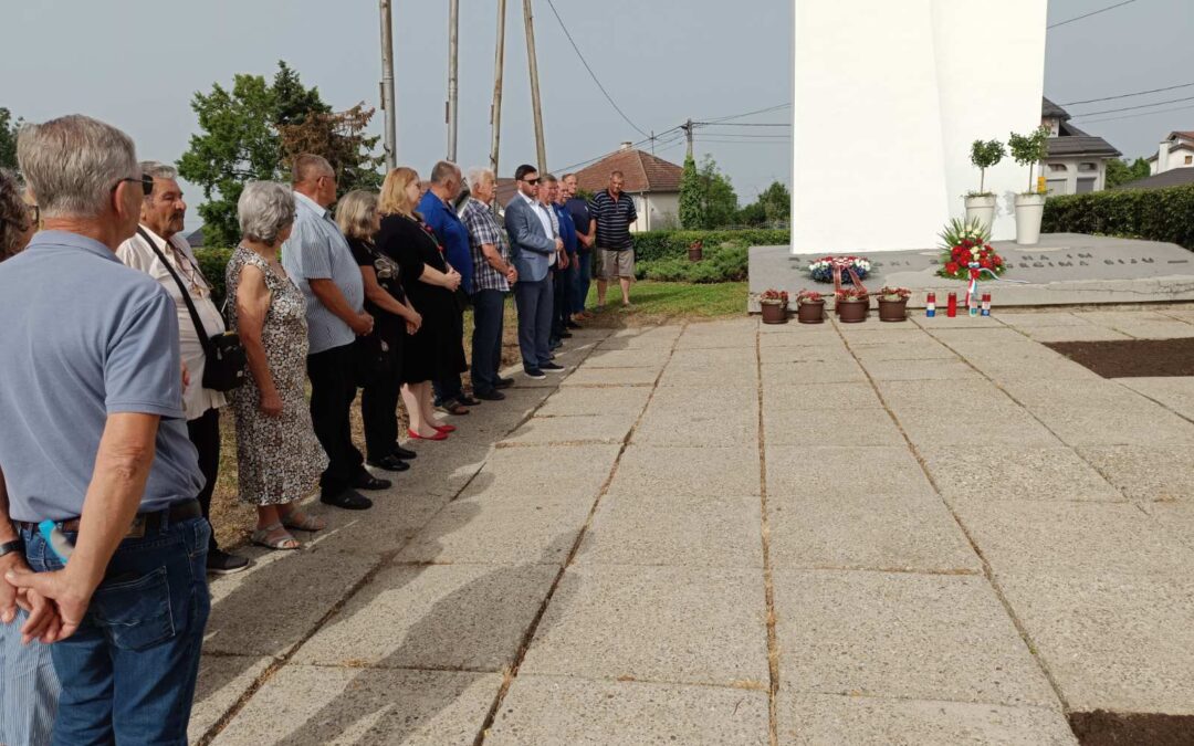 Položeno cvijeće i zapaljene svijeće povodom Dana antifašističke borbe
