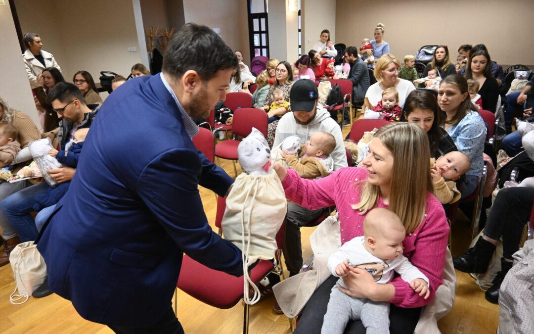 SVETI NIKOLA DARIVAO BEBE OPĆINE KRIŽ