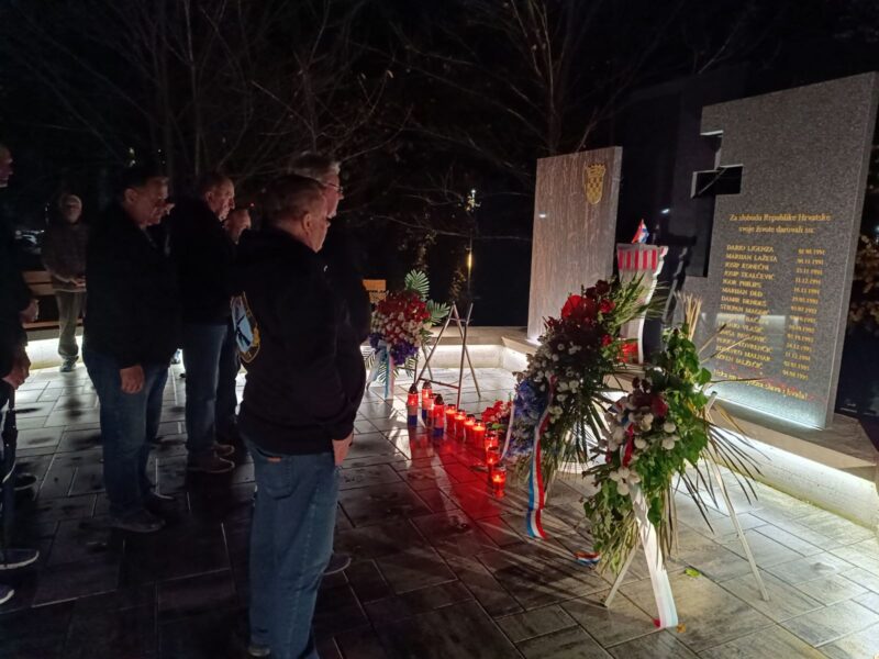 0-02-05-2d0fc2b93a3129a182ada5d9f4e37124d7f6cbcc3ca3da26f081b0e8196a9d9d_49bf72c16dd0b24c