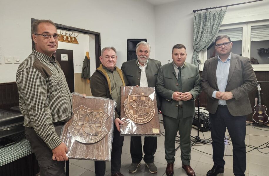 0-02-05-64c4a8ad187c037363e866b9ccdb364ddbdd506aeba91b7931af59e74a5a4d11_cc732d0f3e72909d