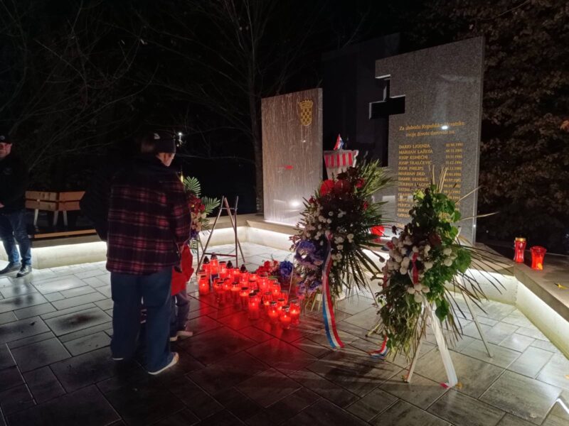 0-02-05-e6fa9bc37beab8bf204100e907511f621341f54ab55a2d2d7d578913c250066c_ede69c27478ca8df