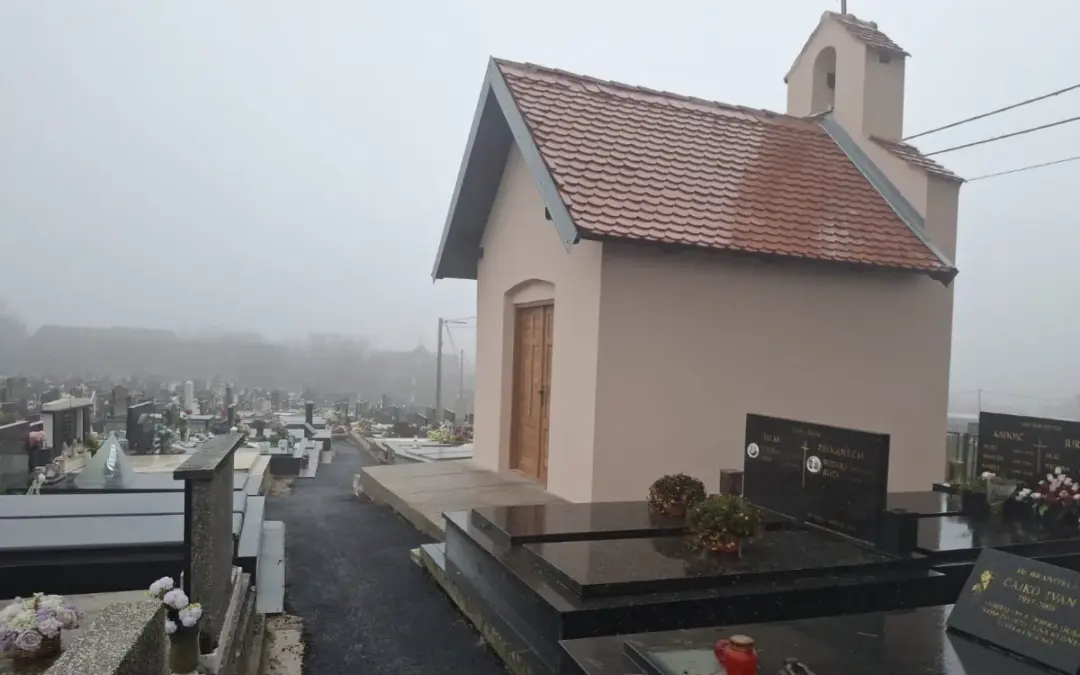 ZAVRŠENO UREĐENJE KAPELICE NA GROBLJU U KRIŽU