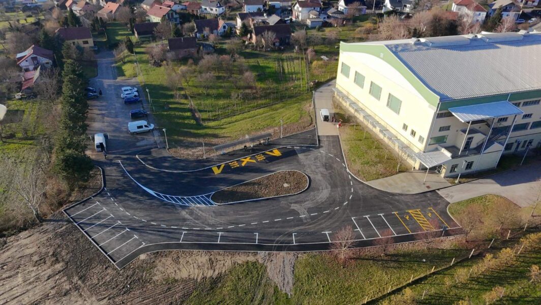 0-04-05-86833fd3cc170032635f205b4cbcee1cf0fec83668df36b0d1c848691b813f01_6e61c22f558aa9af