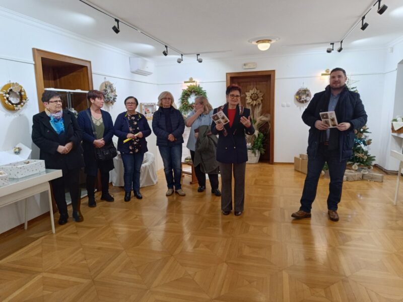 0-04-05-baaa2c54a122438f86253b679dd9821a49153721eae61dd68823a9bff3486415_2f355dba3547b0fb