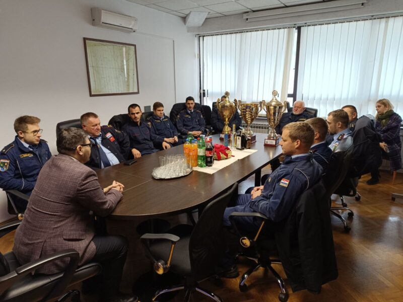 0-04-05-fd4f4fcb3cd4eb355fae2edf93d4c58ac79df11beb3a4bd2c675a6620cf9fc5e_9eb133828d2391ab