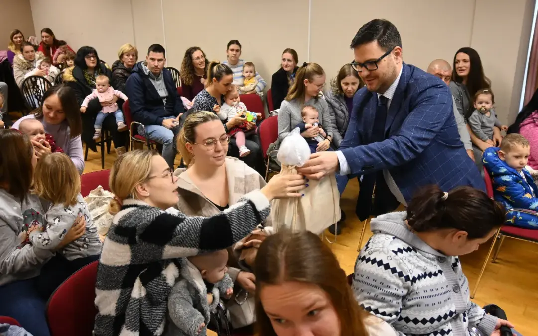 I OVE GODINE OPĆINA KRIŽ DARIVALA BEBE