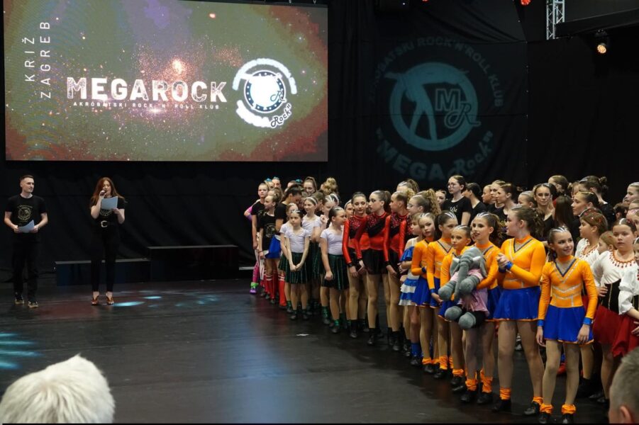 0-04-05-ce796b1122cc44c903b261e87bc70139bd6690c74cb89a881f8130e1a483e8e1_b1cd3baad3e075bd